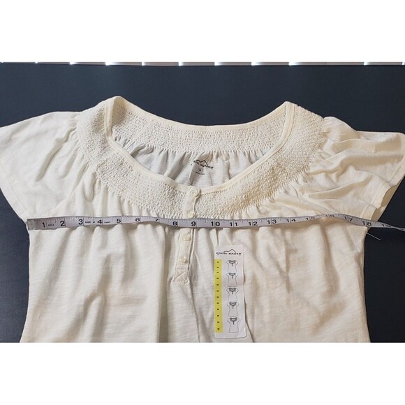 Eddie Bauer Shirt Womens Large Ivory Smocked Yoke Short Sleeve Top Lightweight - Picture 3 of 5